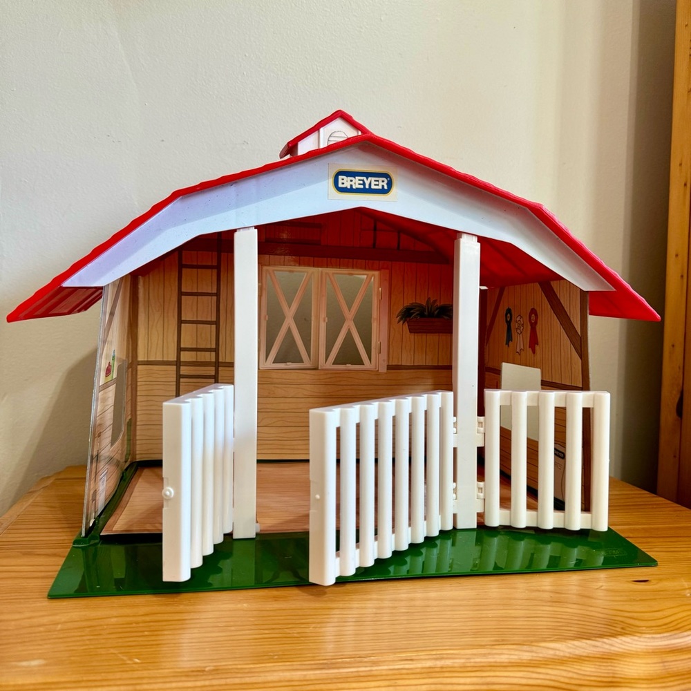 Vintage 90s Breyer Classics 3 Horse Stall Barn Stable Red Roof Model Horse